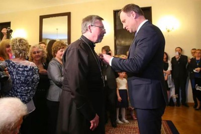 Prezydent Andrzej Duda w niedzielę w ambasadzie RP w Sofii wręczył odznaczenia za działalność polonijną